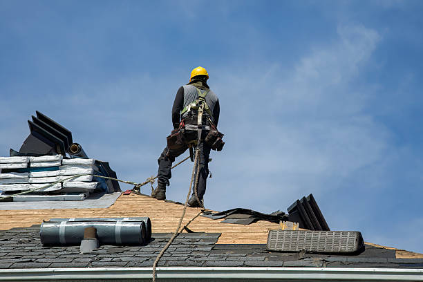Professional Gutter Installation technician working in Sharpsburg, IA